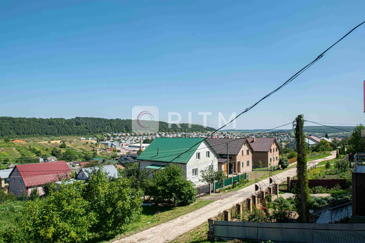 Будинок 200 м2  за вул. Топольна (м. Бережани)
