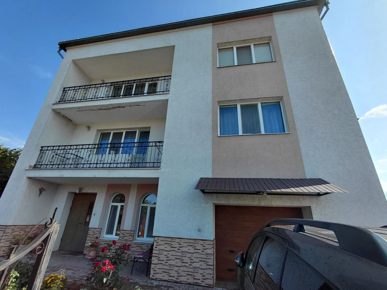 Продається чудовий будинок 290 м.кв у м. Збараж