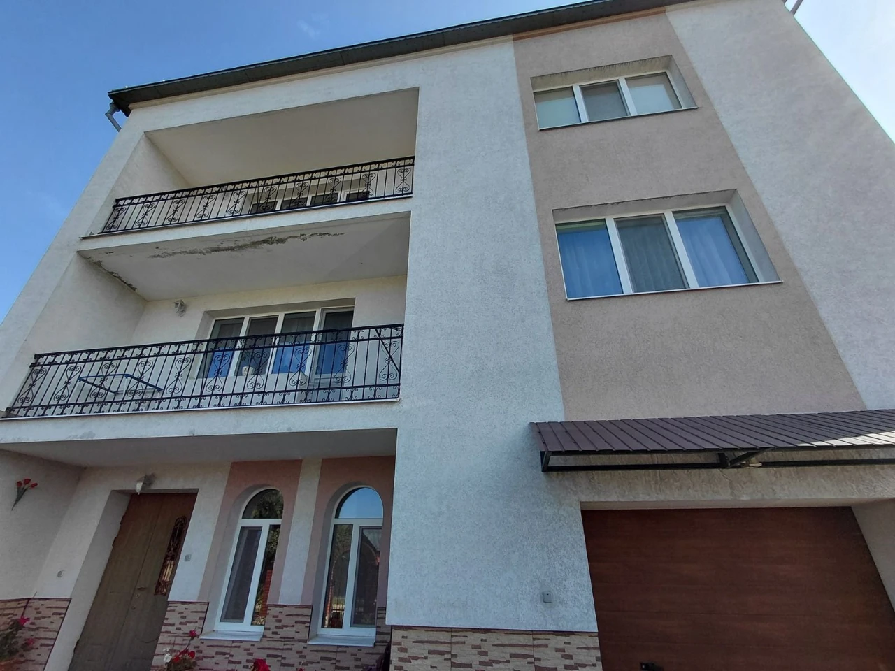 Продається чудовий будинок 290 м.кв у м. Збараж