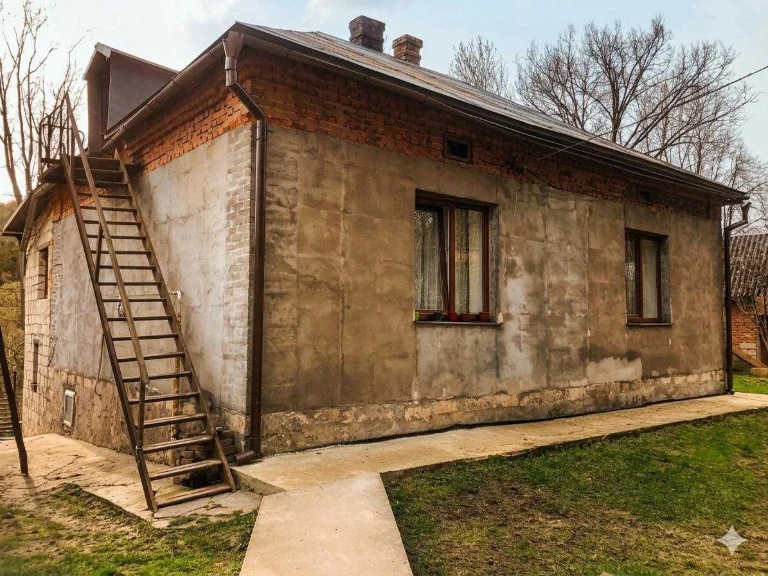 продається будинок поблизу міста Збараж