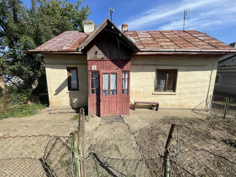 м.Монастириська  вул,миру18 продажа будинка