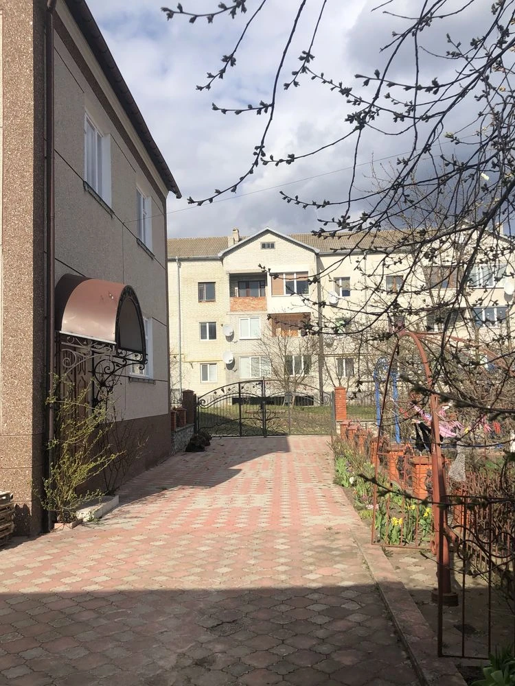 Приватний Будинок