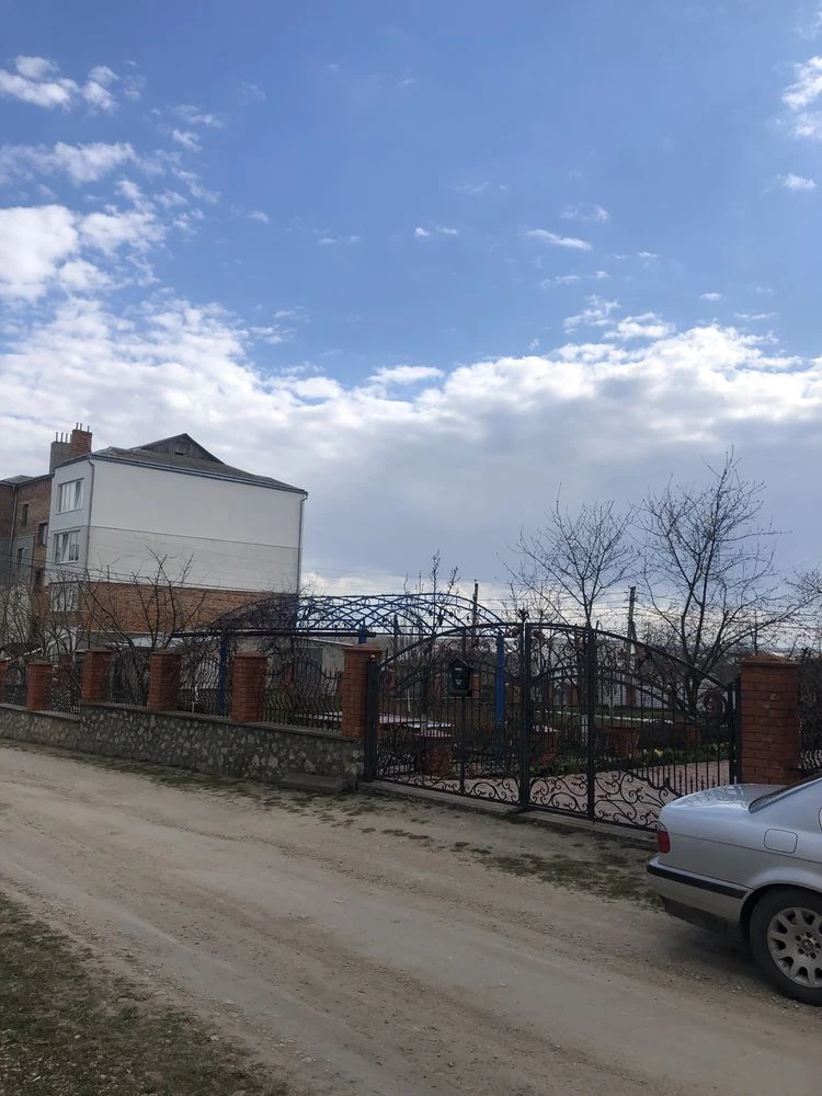 Приватний Будинок