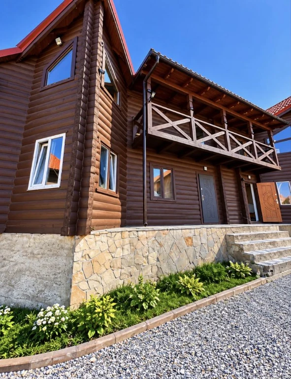 Продаж 2 поверхового котеджу на 10 кімнат з Сауною