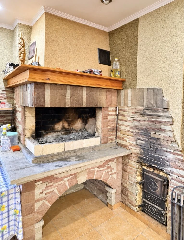 Продаж 2 поверхового котеджу на 10 кімнат з Сауною
