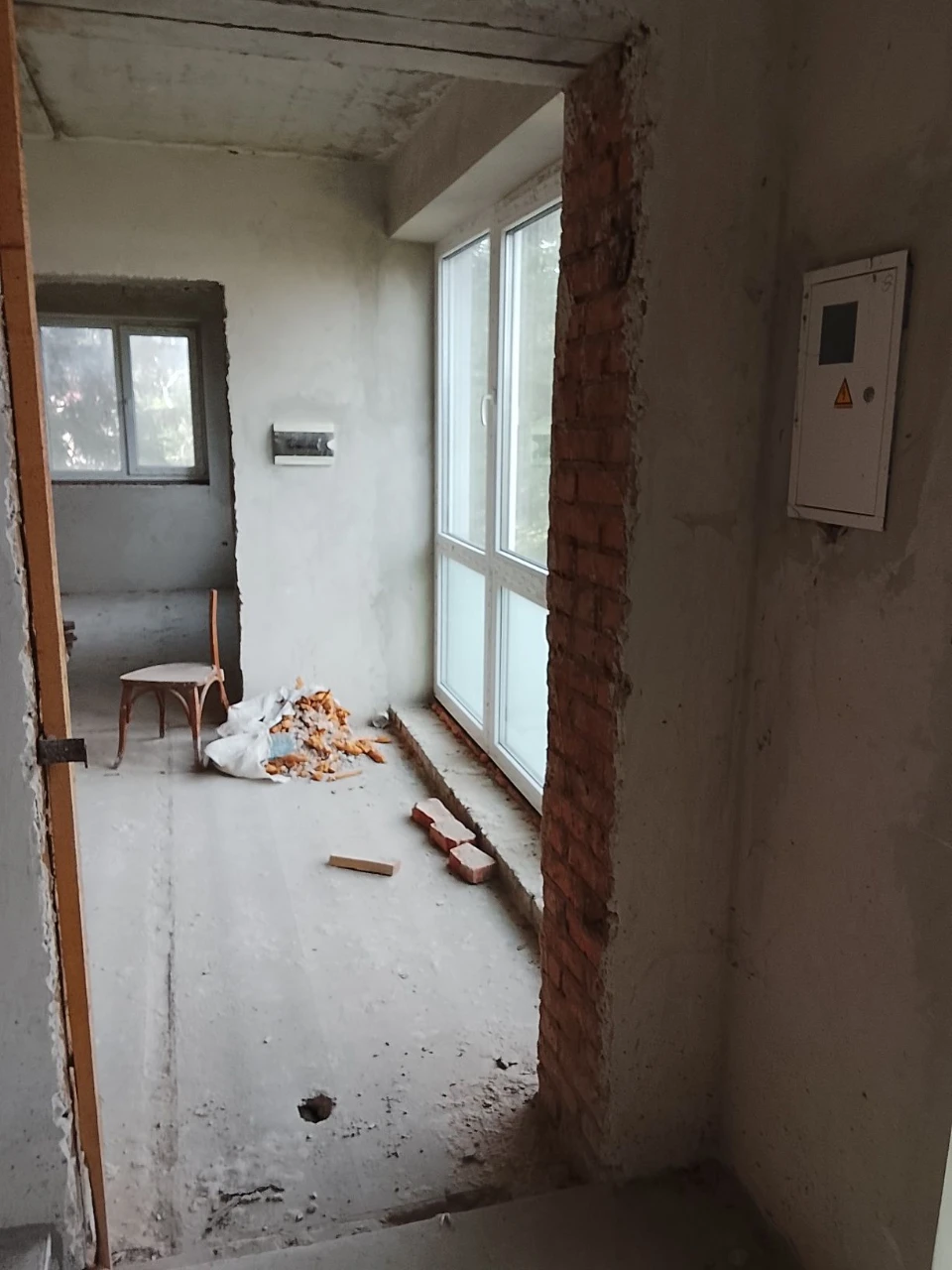 Продам трьохповерховий будинок в центрі міста.Гаряча пропози