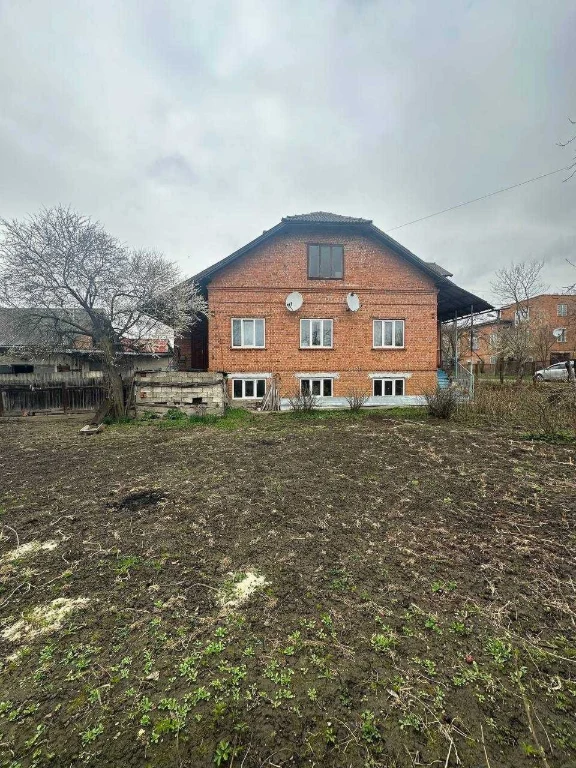 Власник.Продам будинок в центрі монастириська біля школи жил