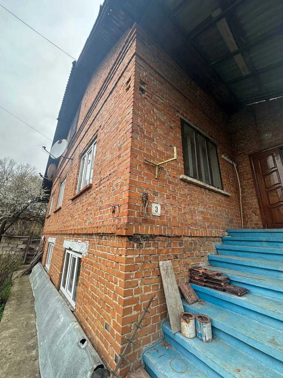 Власник.Продам будинок в центрі монастириська біля школи жил