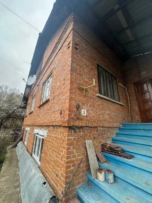 Власник.Продам будинок в центрі монастириська біля школи жил