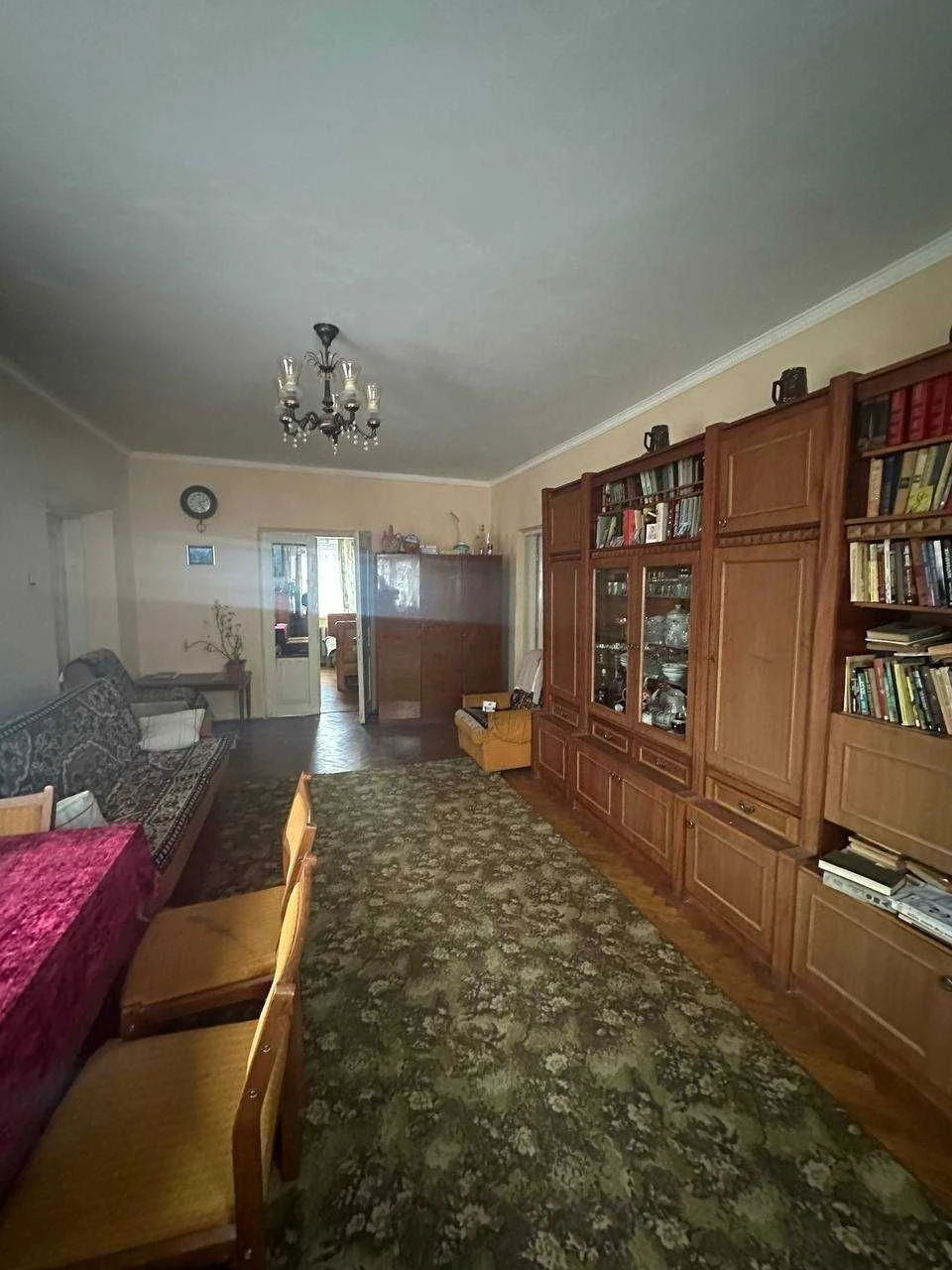 Власник.Продам будинок в центрі монастириська біля школи жил