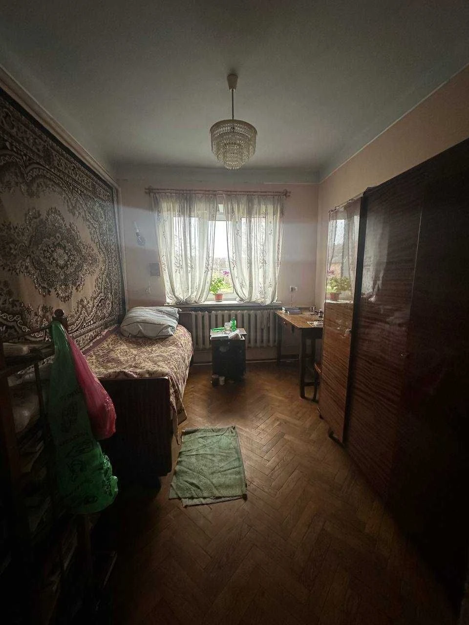 Власник.Продам будинок в центрі монастириська біля школи жил