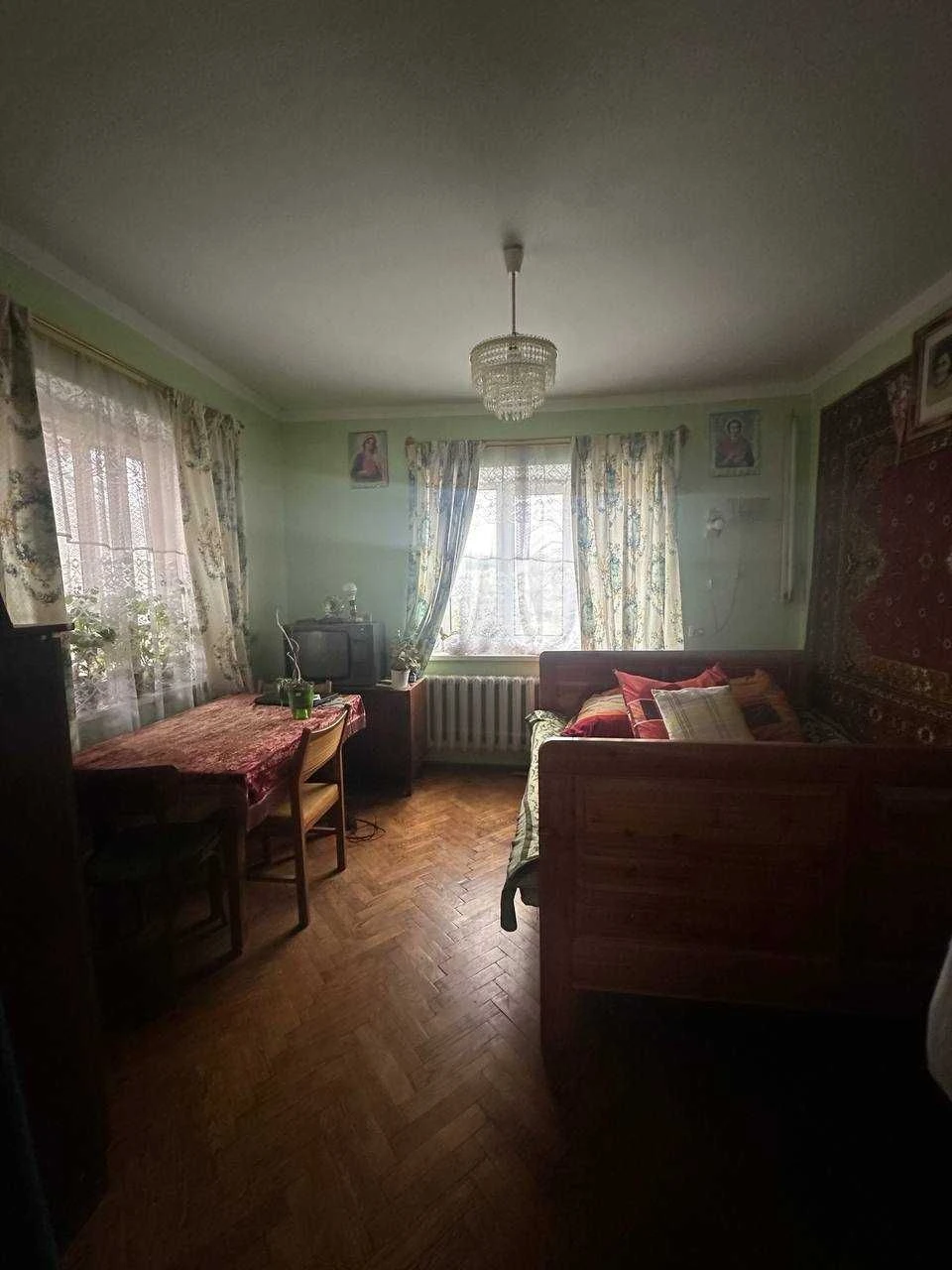 Власник.Продам будинок в центрі монастириська біля школи жил