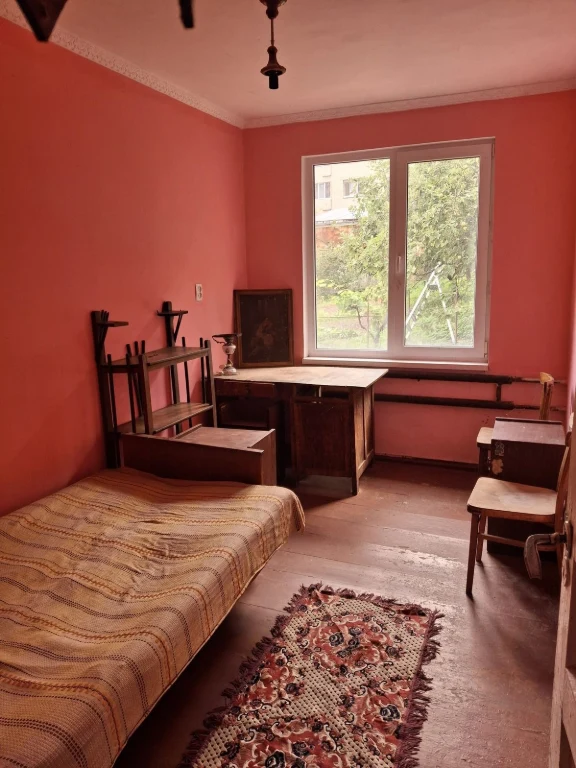 Продаж частини будинку 🏡 із земельною ділянкою м.Кре