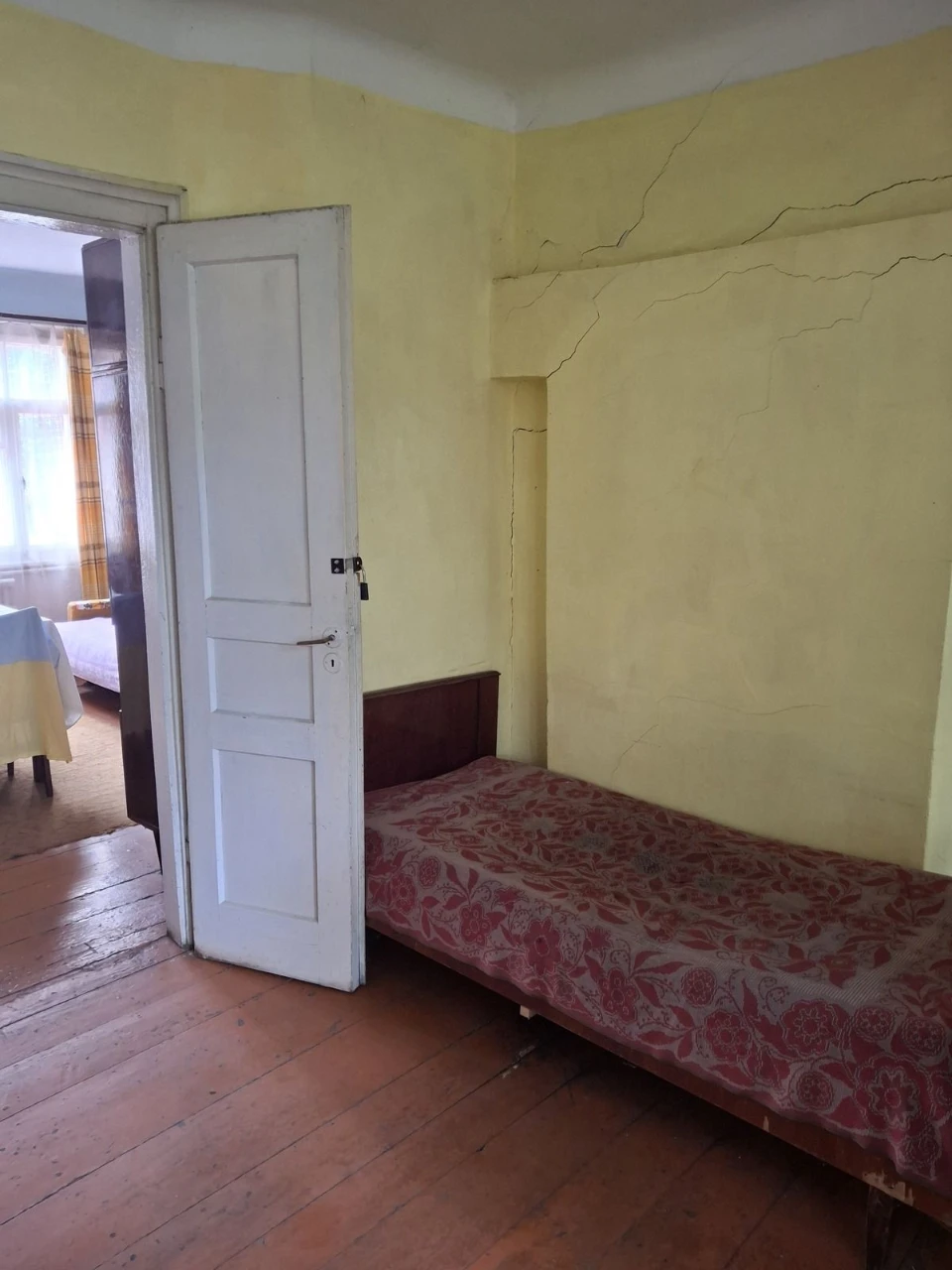 Продаж частини будинку 🏡 із земельною ділянкою м.Кре