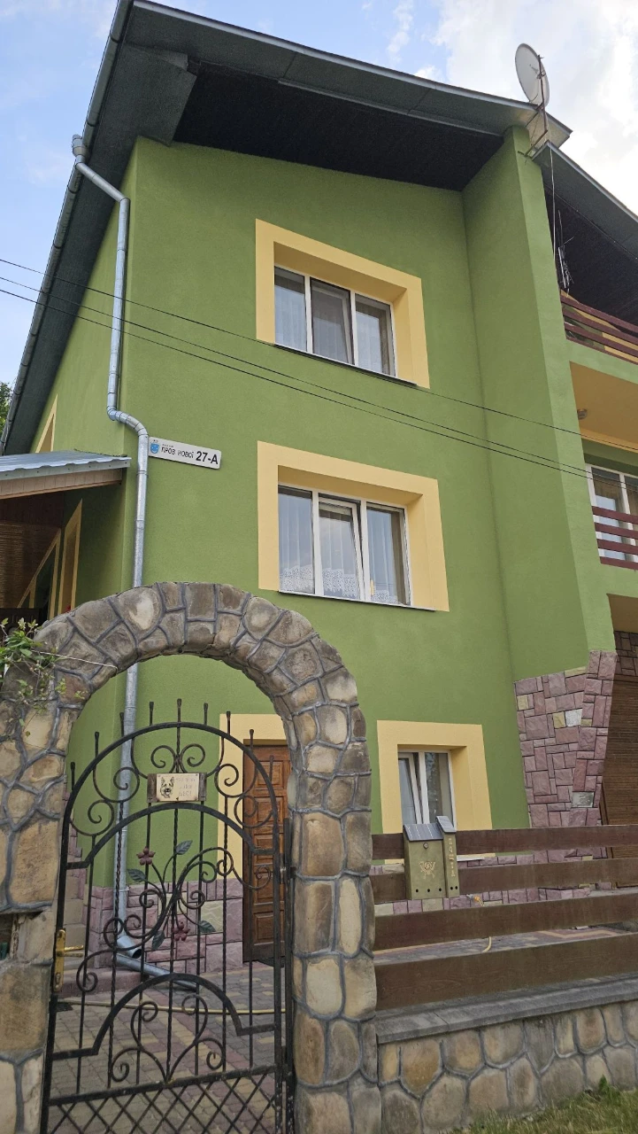 Продам будинок 230 м2
