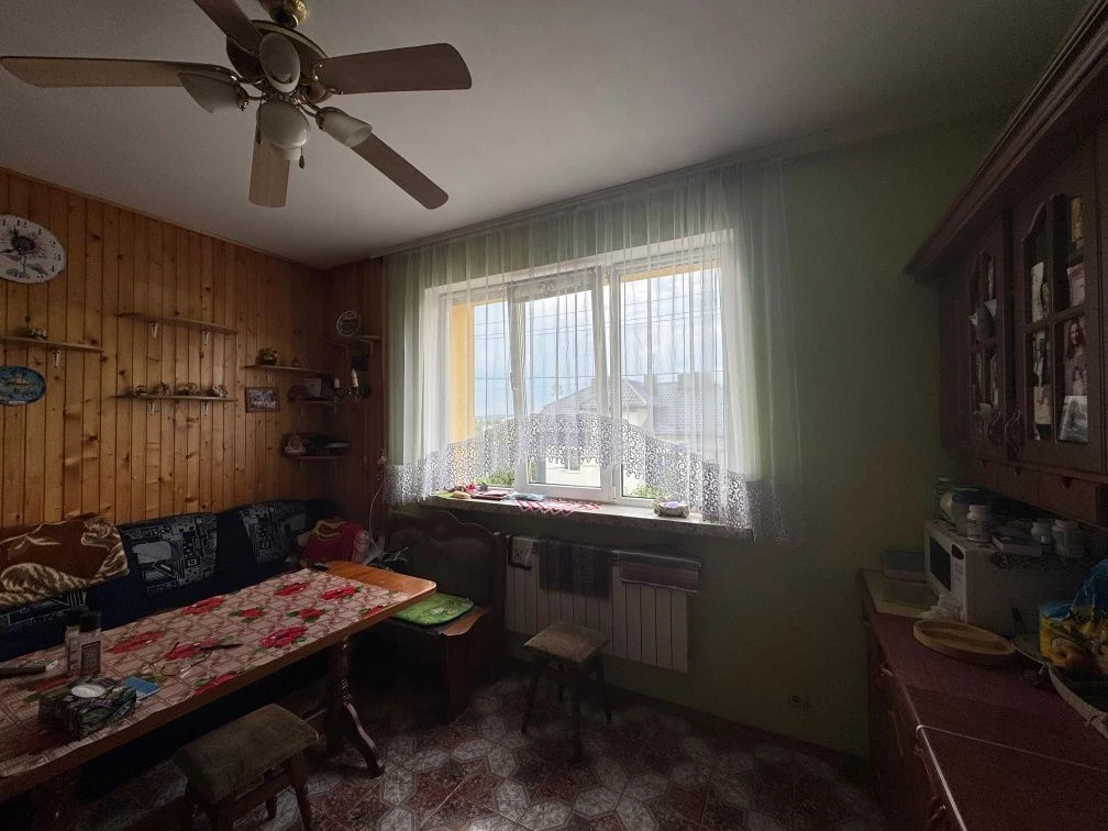 Продам будинок 230 м2
