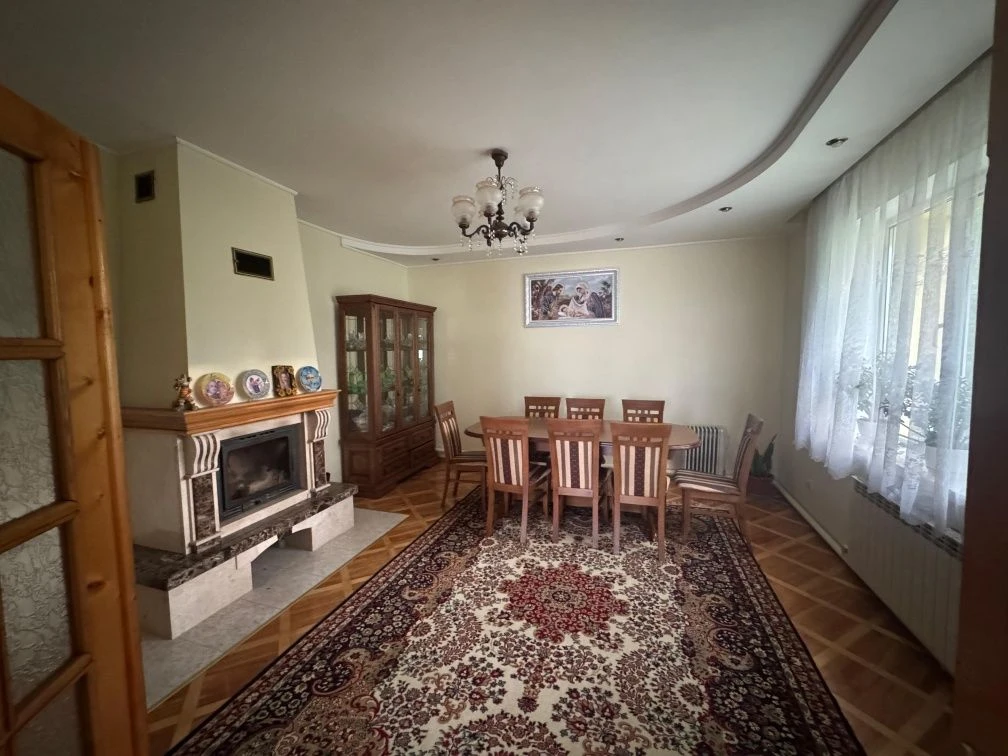 Продам будинок 230 м2