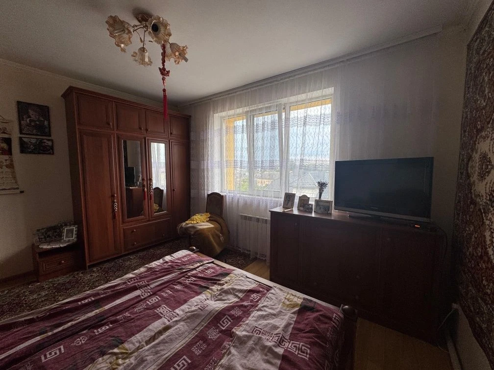 Продам будинок 230 м2