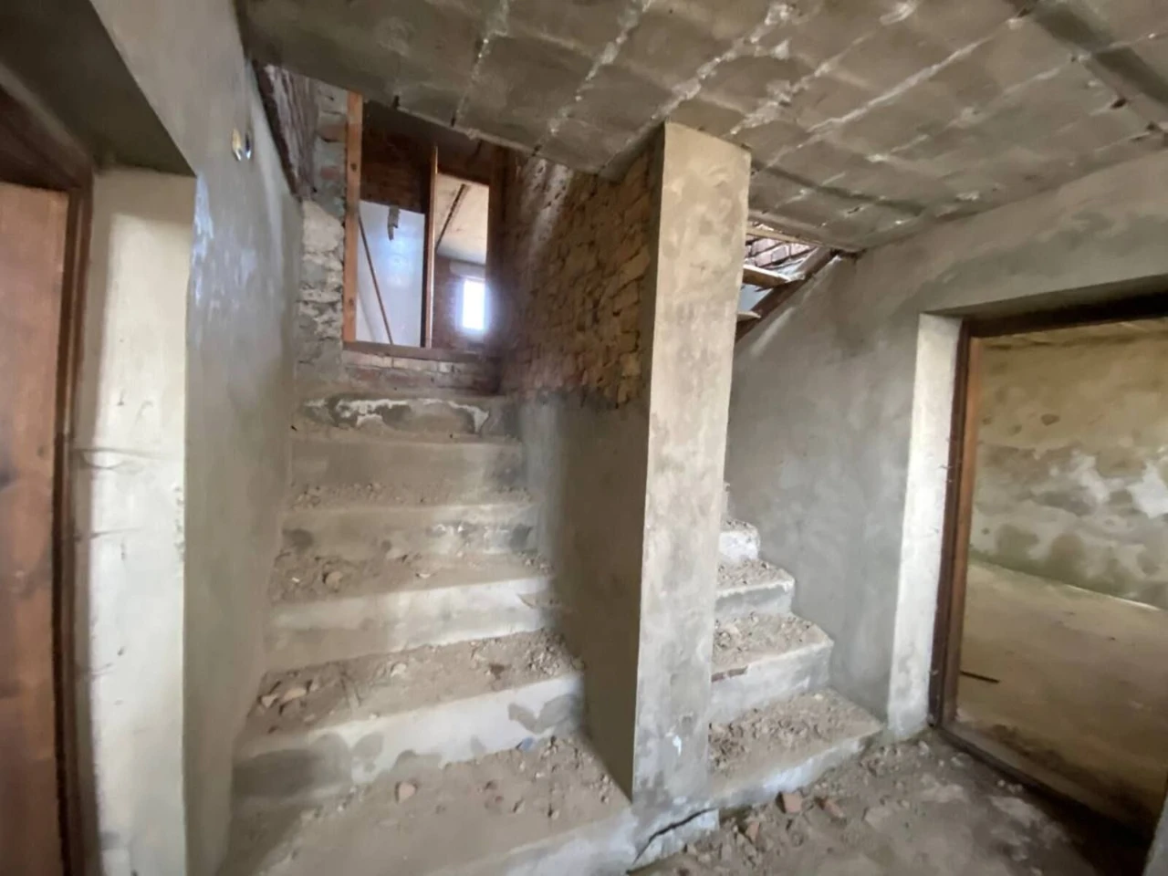 Продаж 2 пов. будинку, м. Кременець