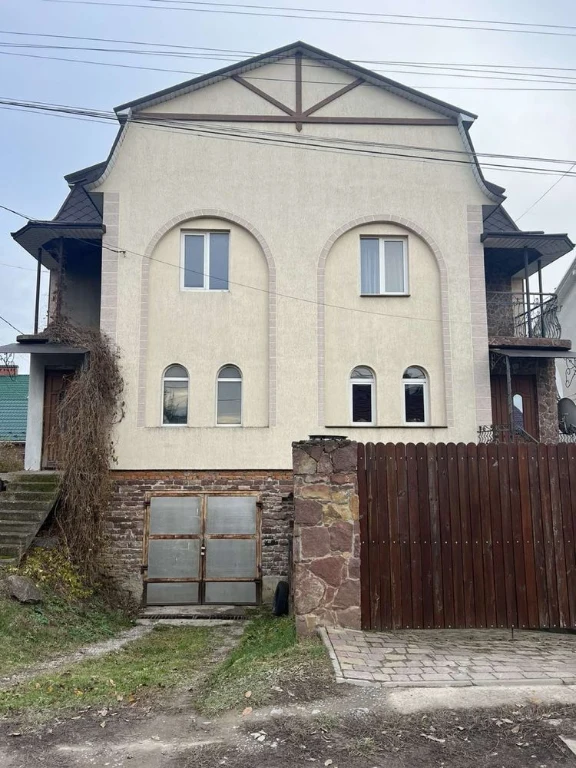 Продається частина новозбудованого 2-поверхового будинку. Чо