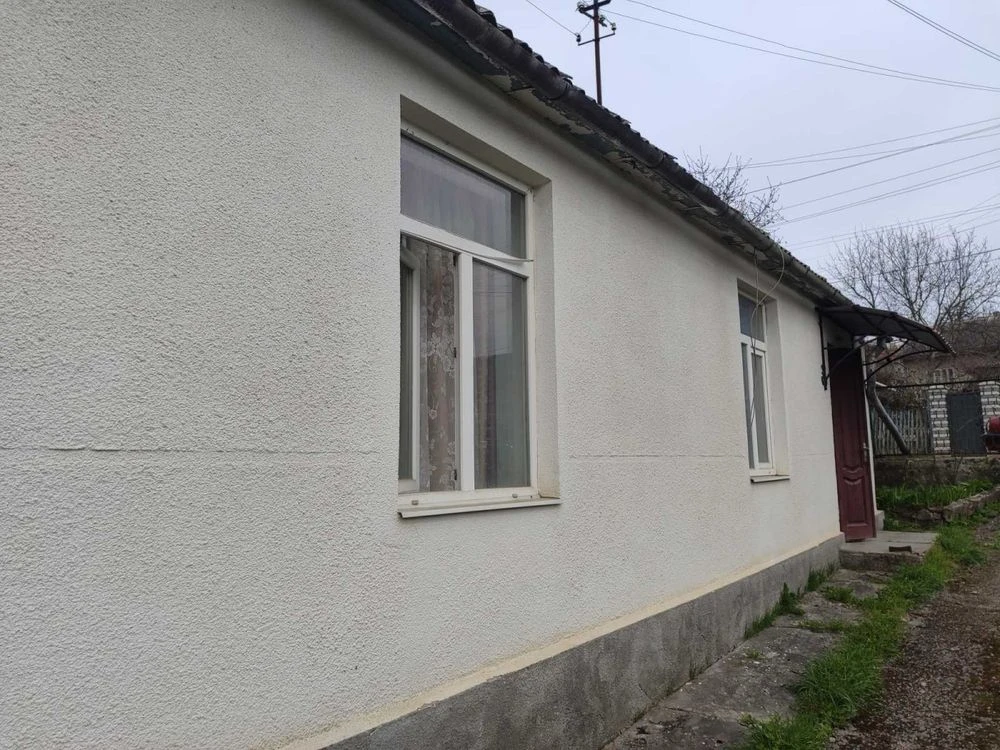 Продається частина будинку в самому центрі міста. Чортків