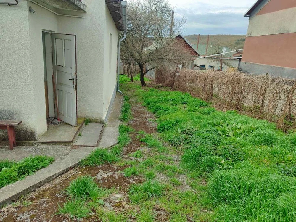 Продається частина будинку в самому центрі міста. Чортків
