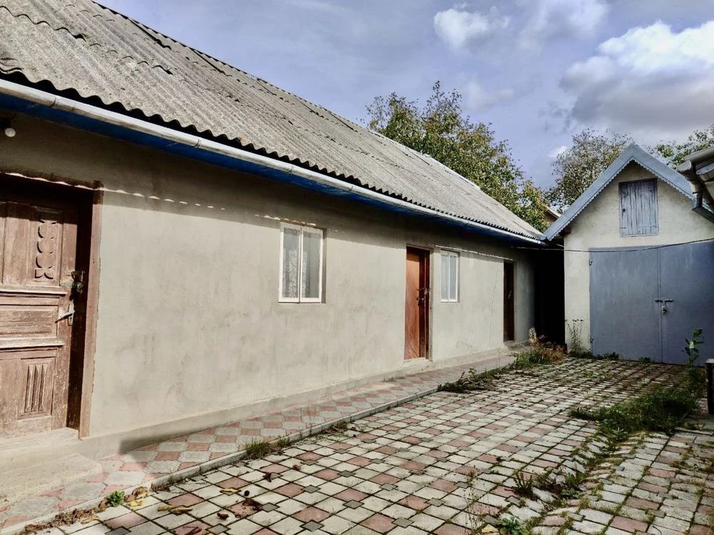 Продається добротний цегляний будинок. Чортків
