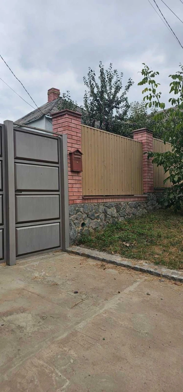 Продам будинок в місті Богодухові