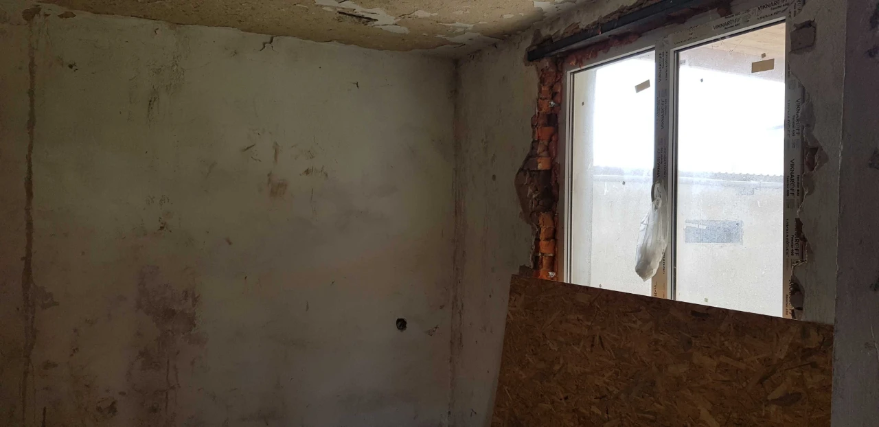 2-поверховий новозбудований будинок в центральній частині мі
