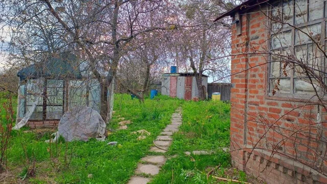Продам будинок 42 кв. метри село Костів 1 км від Валок