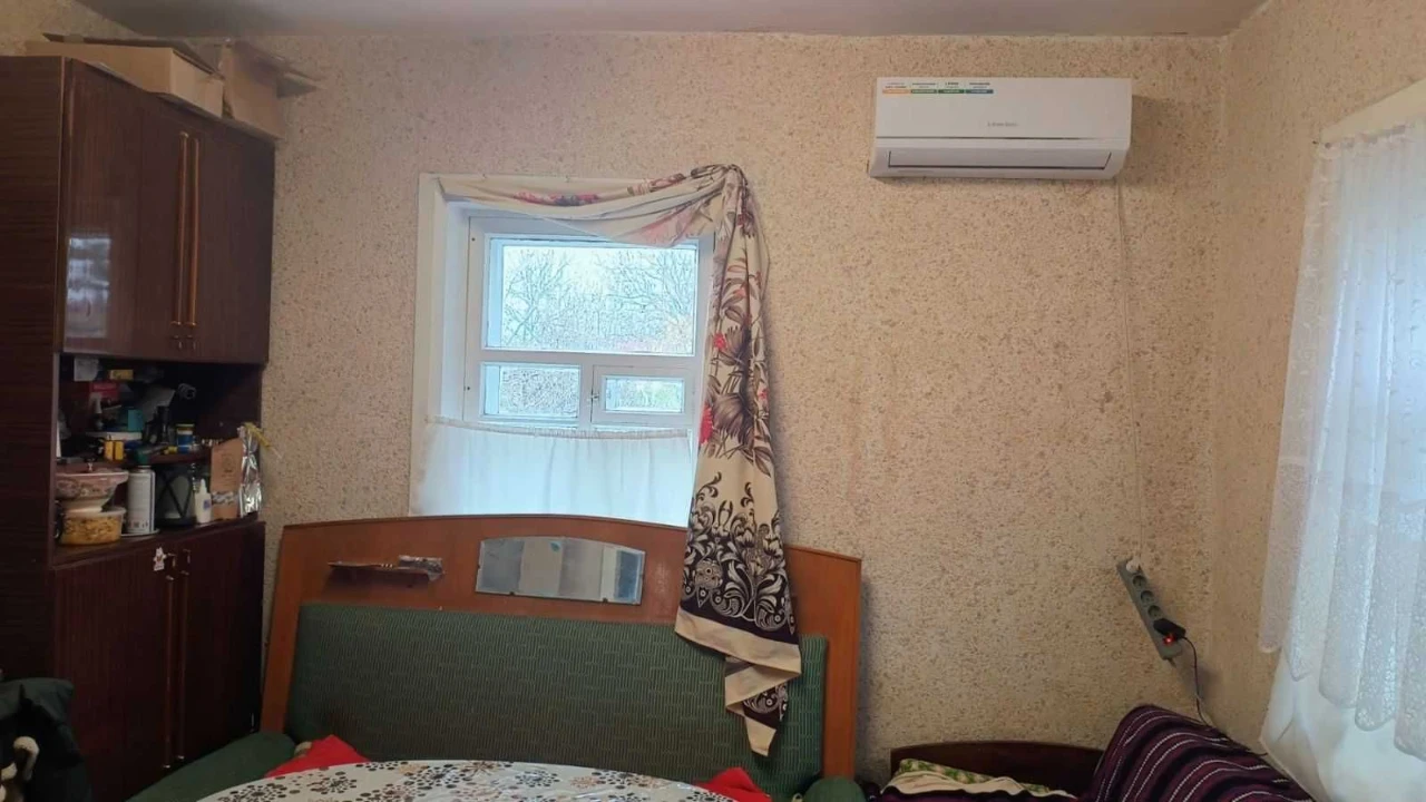 Продам будинок 42 кв. метри село Костів 1 км від Валок