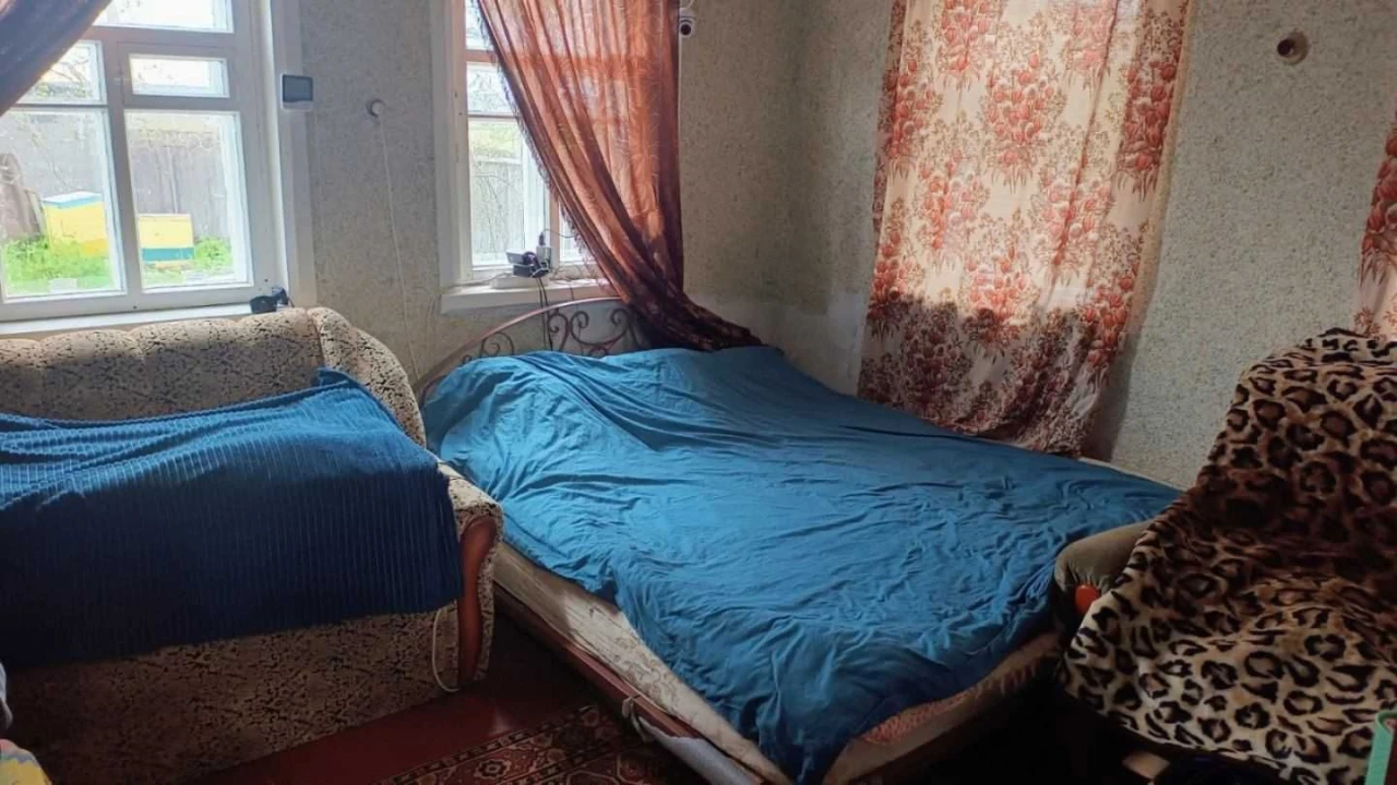 Продам будинок 42 кв. метри село Костів 1 км від Валок