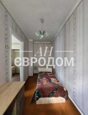 Продам дом 107м2. на две семьи м.Валки