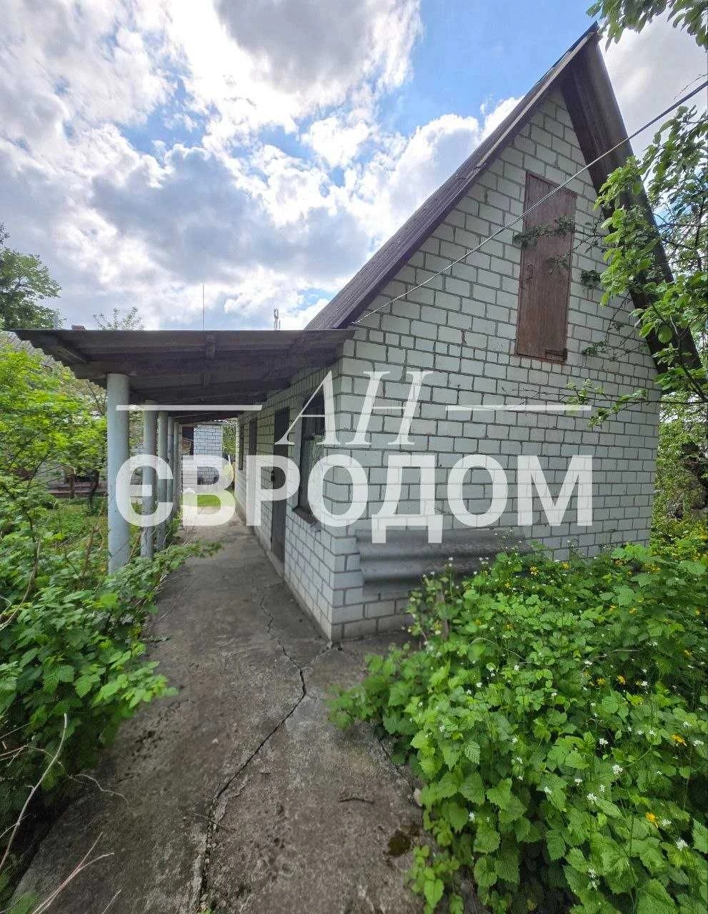 Продам дом 107м2. на две семьи м.Валки