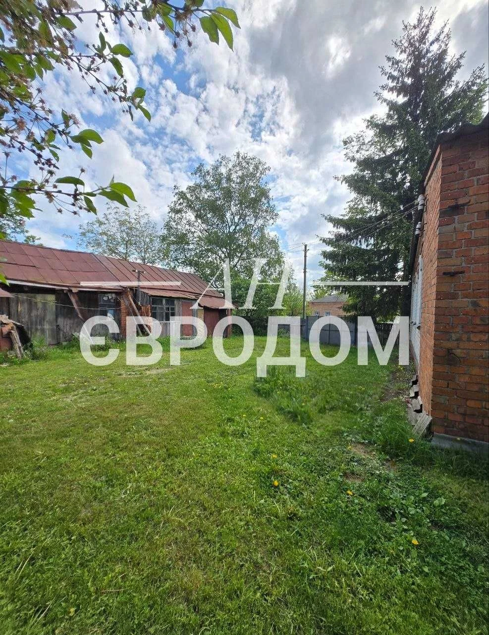 Продам дом 107м2. на две семьи м.Валки