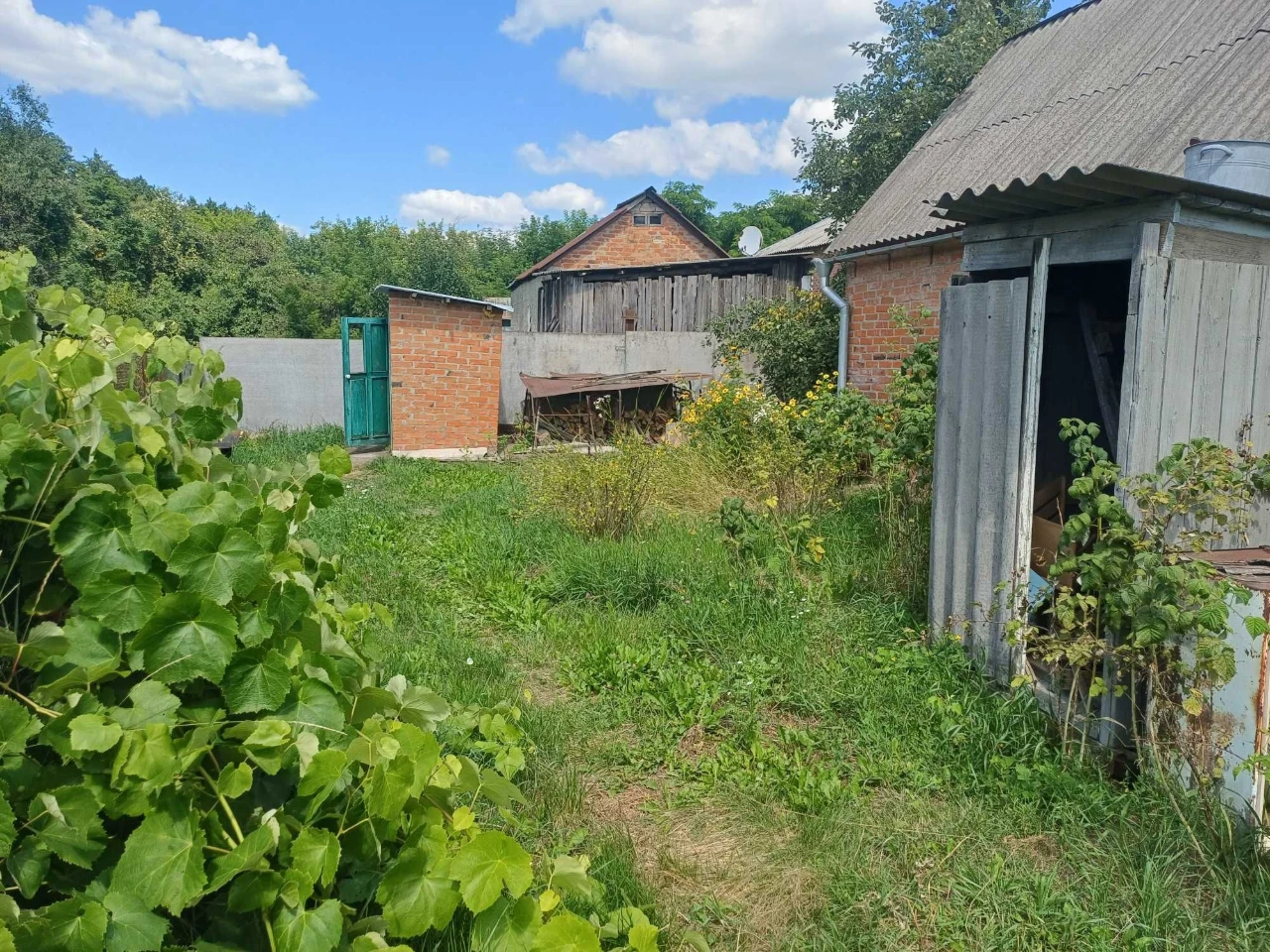 Продам затишну дачу / будинок 68 м² з ділянкою у м. Валки