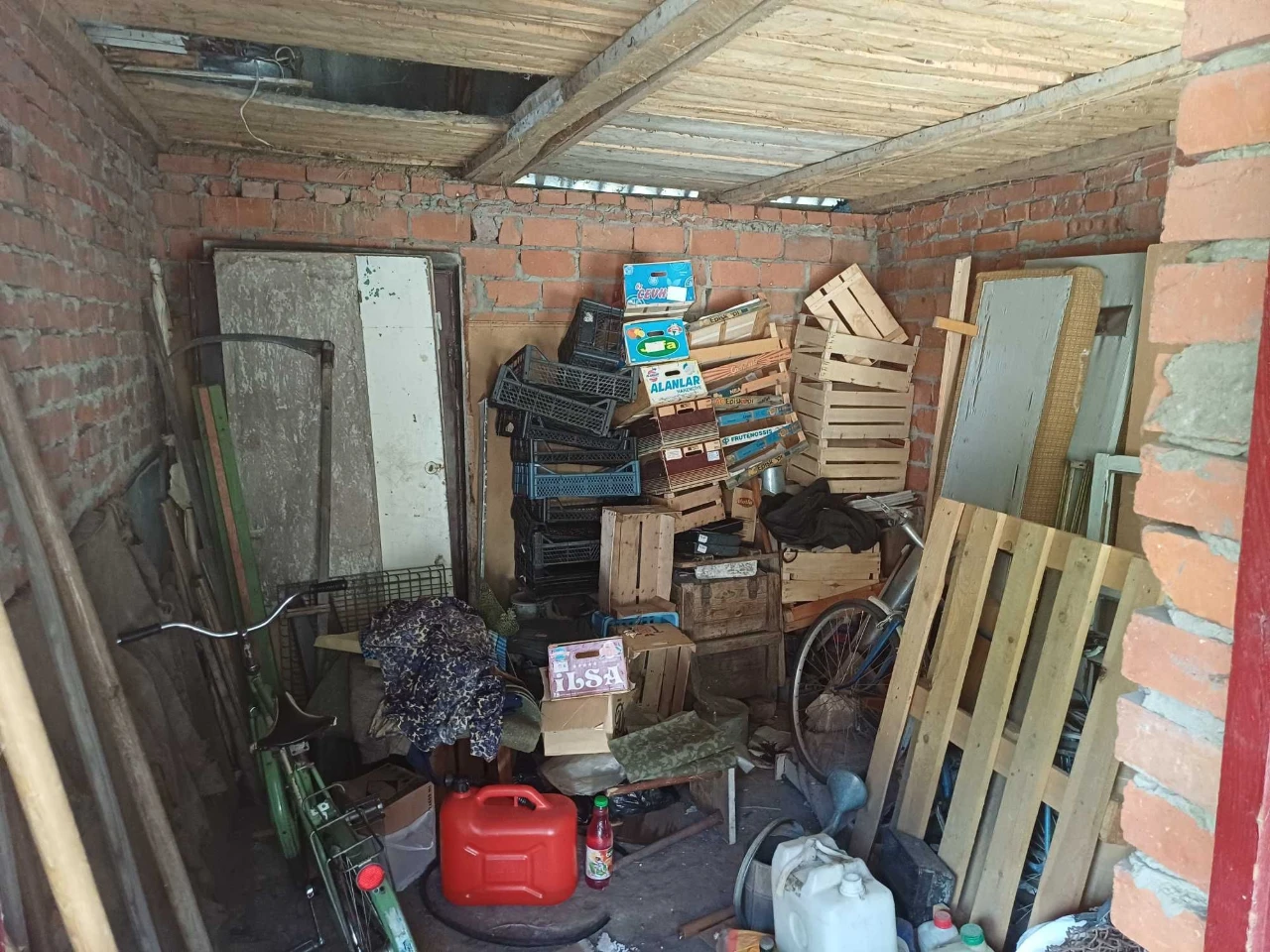 Продам затишну дачу / будинок 68 м² з ділянкою у м. Валки