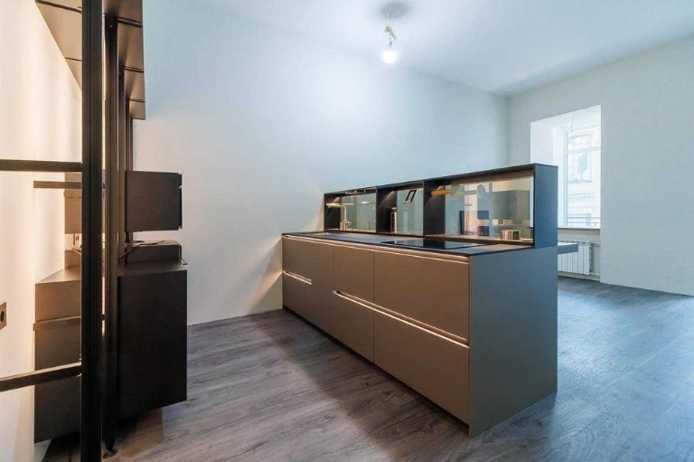 No commission! 3-room apartment for sale Arsenalna Klovska Riznyts