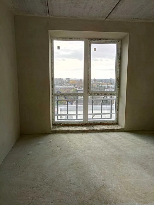 Центр, 3-кімнатна квартира 92 кв.м.+ 5,5 кв.м. кладова, влас