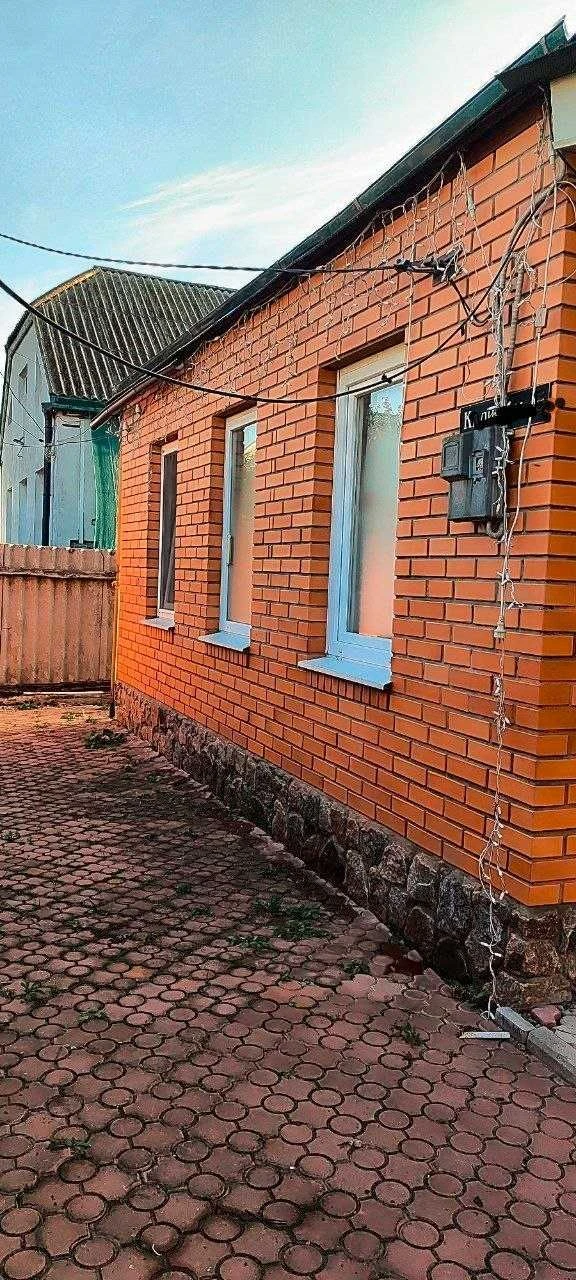 Продам будинок з ремонтом в Дергачах р-н стадіону