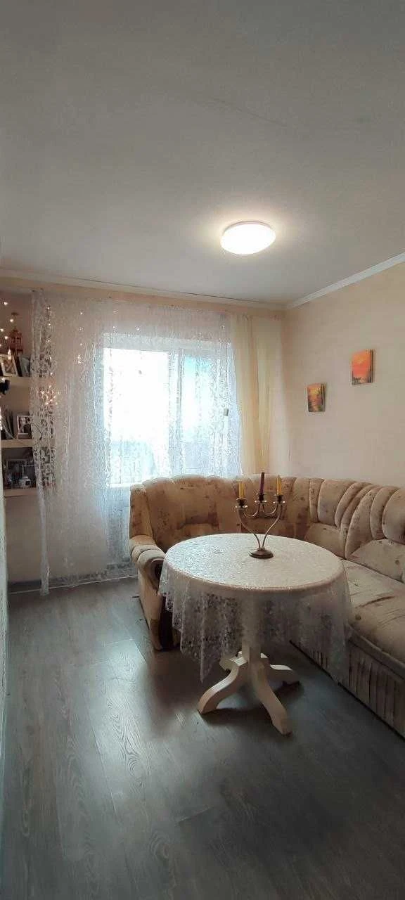 Продам будинок з ремонтом в Дергачах р-н стадіону