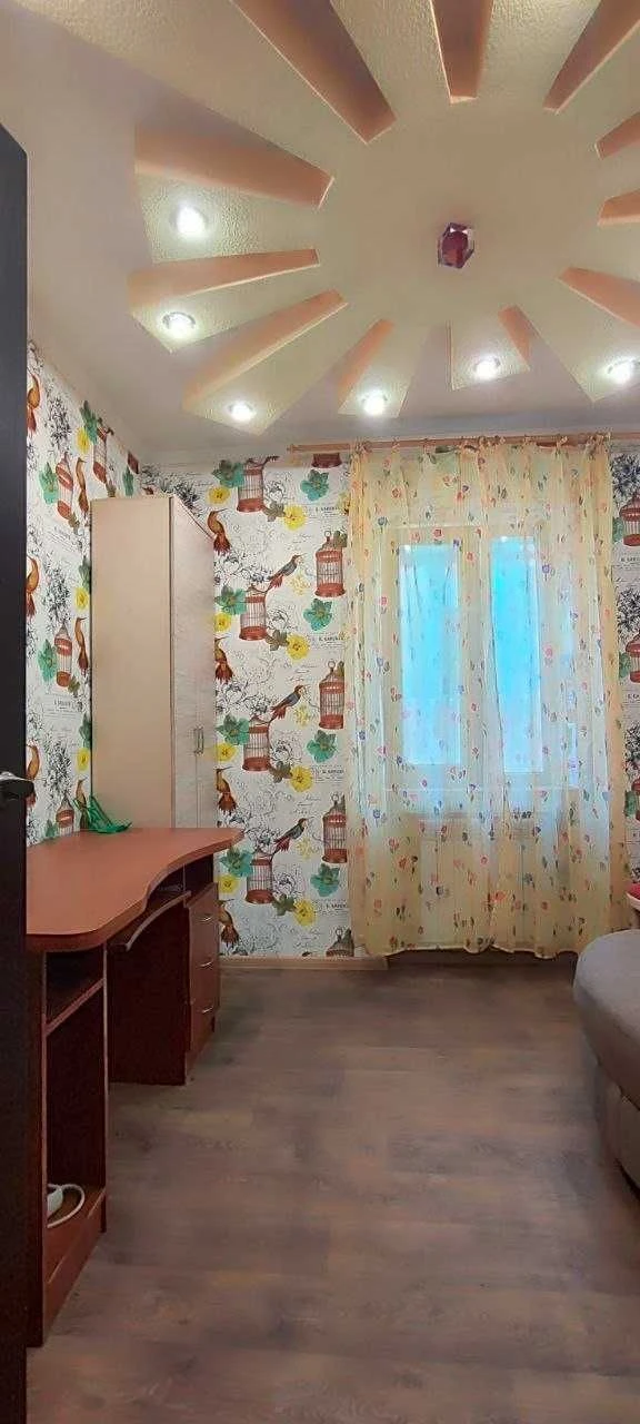 Продам будинок з ремонтом в Дергачах р-н стадіону