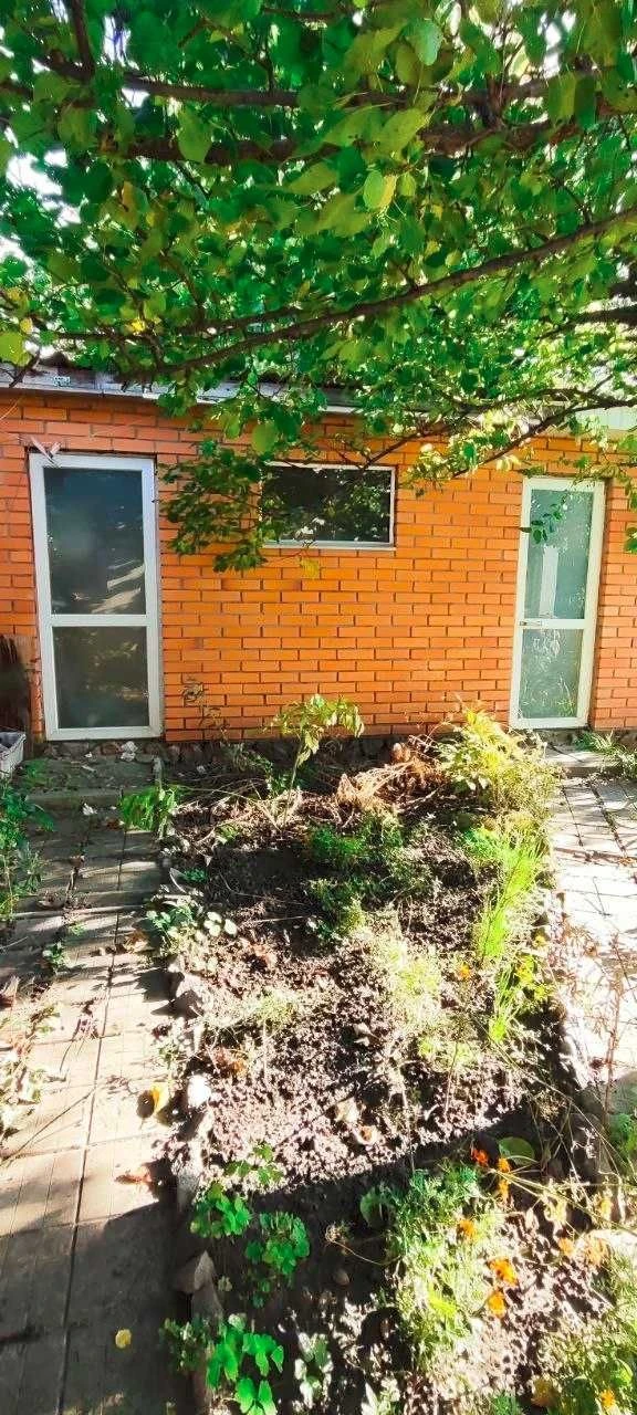 Продам будинок з ремонтом в Дергачах р-н стадіону
