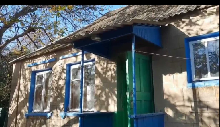 Продам дом Валки, участок 25 соток