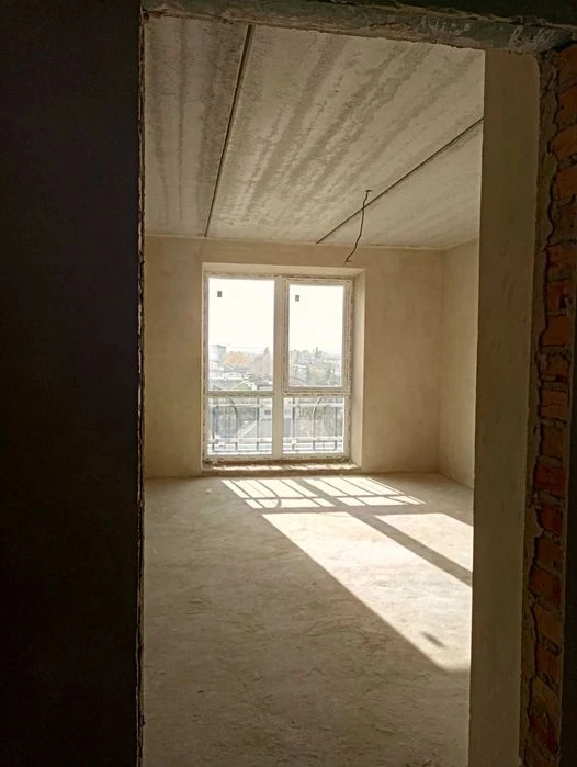 Центр, 3-кімнатна квартира 92 кв.м.+ 5,5 кв.м. кладова, влас