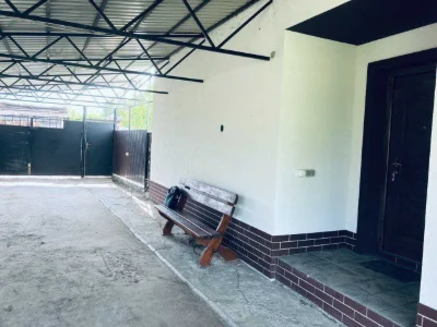 Продається добротний будинок в Богодухові,
