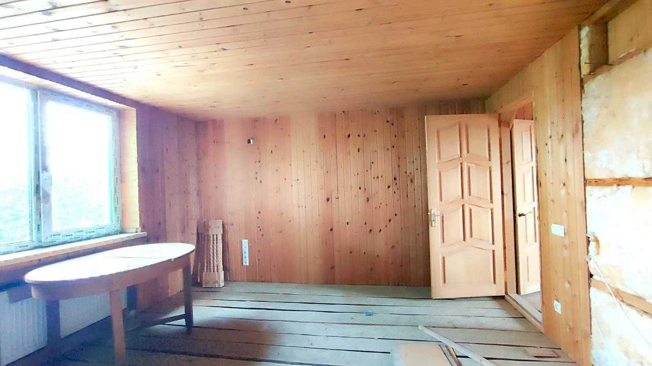 Продам два будинка на одній ділянці в Дергачах р-н переїзду.