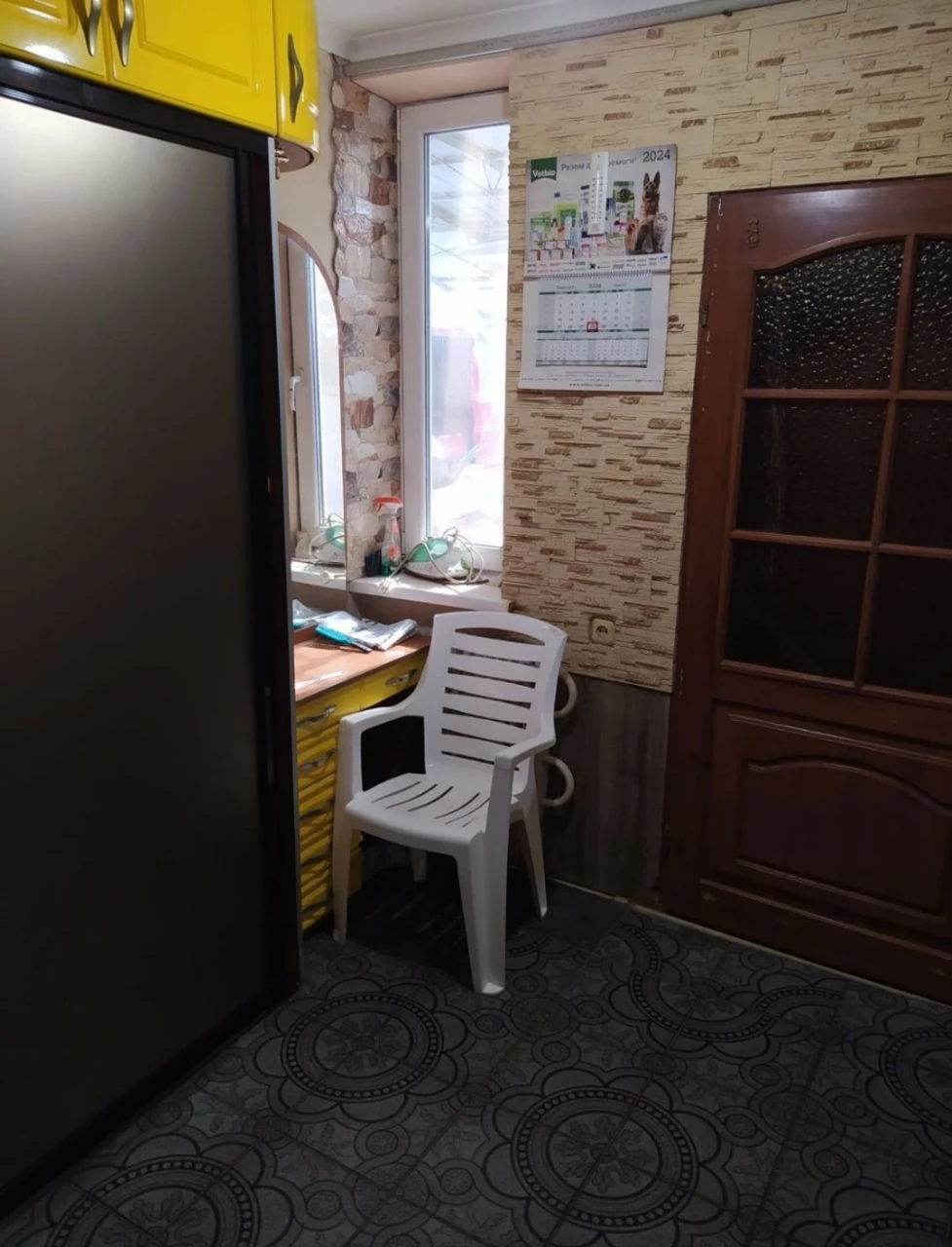 Продаж будинку в районі стадіону