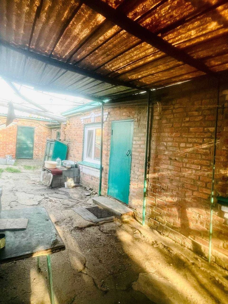 Терміново продам 2 цегляні будинки на одній ділянці в Дергач
