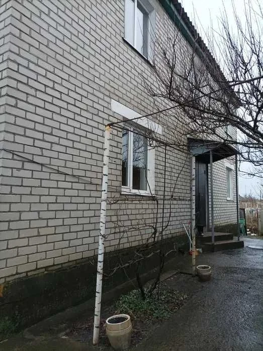 Продам 2х эт дом в Змиеве. Участок 12 сот. Тихий р-н Отлична